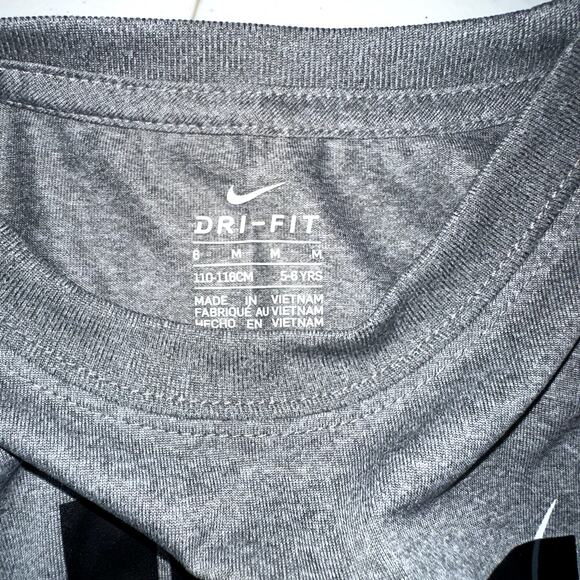 Nike Short Set Boys Size 6 Gray Short Sleeve Swoosh Black Shorts Athletic NWT - Picture 3 of 7